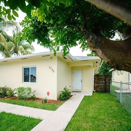 New House On The Block Near Miami Airport. Villa Eksteriør billede